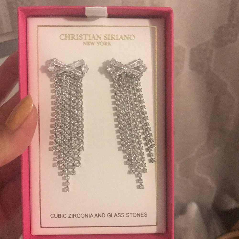 Women’s earrings , perfect for Prom/weddings